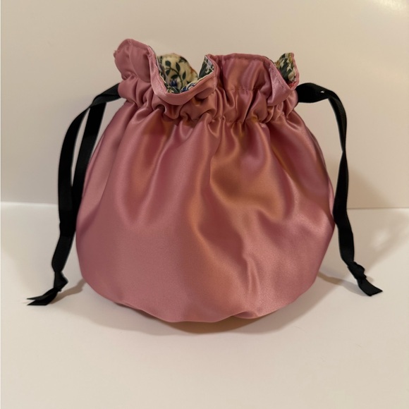 Gucci Handbags - Gucci Pink Floral Pouch or Makeup Bag NWT